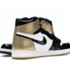 Zapatillas Air Jordan 1 Retro High Gold Top 3 (861428-001) en negro y dorado metalizado