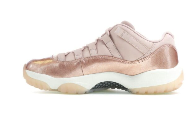 Jordan 11 Retro Low Oro Rosa (Mujer) – AH7860-105