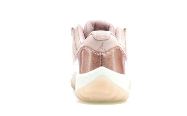 Jordan 11 Retro Low Oro Rosa (Mujer) – AH7860-105