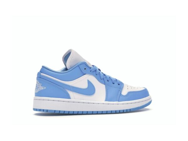 Jordan 1 Low UNC AO9944-441 para mujer, color azul universitario y blanco
