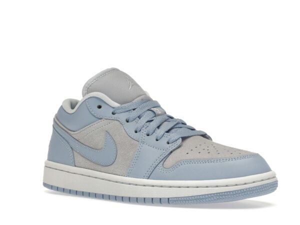 Jordan 1 Low Football Gris Aluminio (Mujer) – DC0774-050