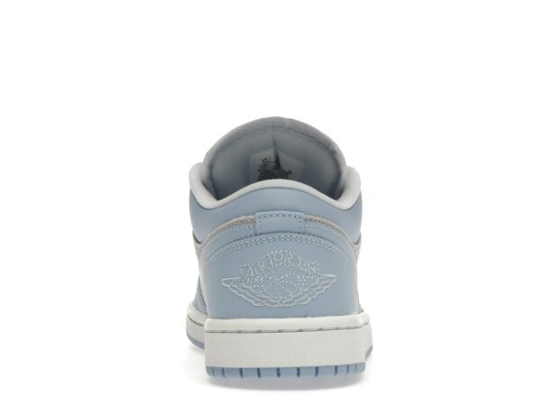 Jordan 1 Low Football Gris Aluminio (Mujer) – DC0774-050