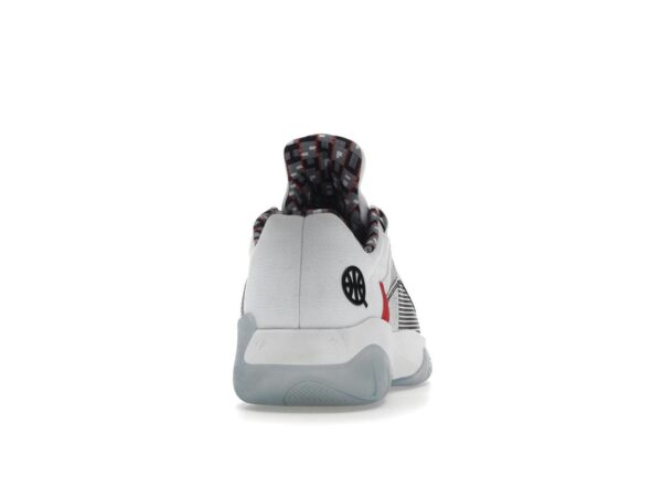 Jordan 11 CMFT Low Quai 54 (2021) – DJ4893-106 – Blanco/Rojo universitario-Negro