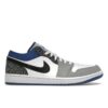 Zapatillas Air Jordan 1 Low SE True Blue DM1199-140 de ante blanco, gris y negro
