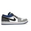 Zapatillas Air Jordan 1 Low SE True Blue DM1199-140 de ante blanco, gris y negro