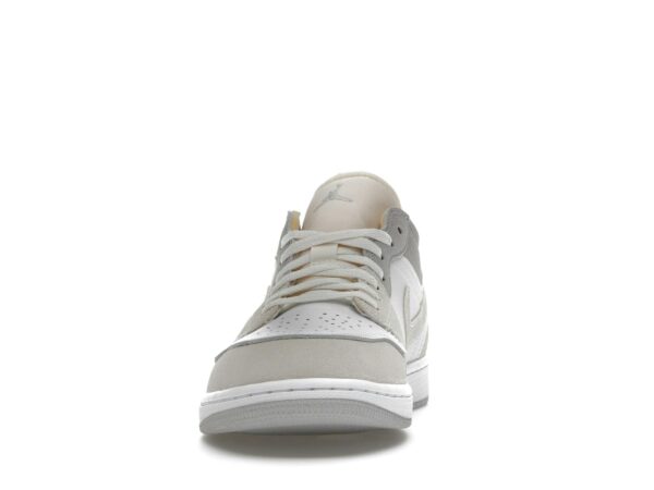 Jordan 1 Low Inside Out White Phantom – DN1635-100 – Blanco/Gris Neutro