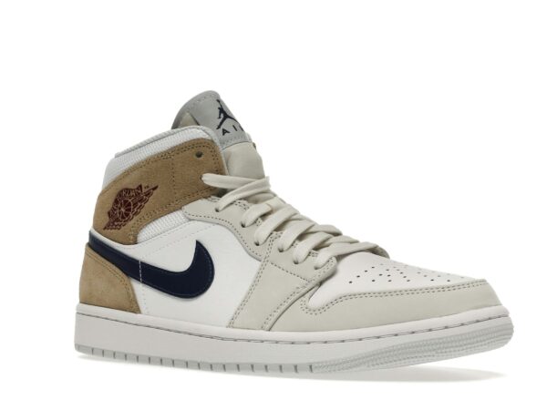 Air Jordan 1 Mid Tan Suede DO6726-100 Blanco/Rojo Team/Caqui/Azul Vacío