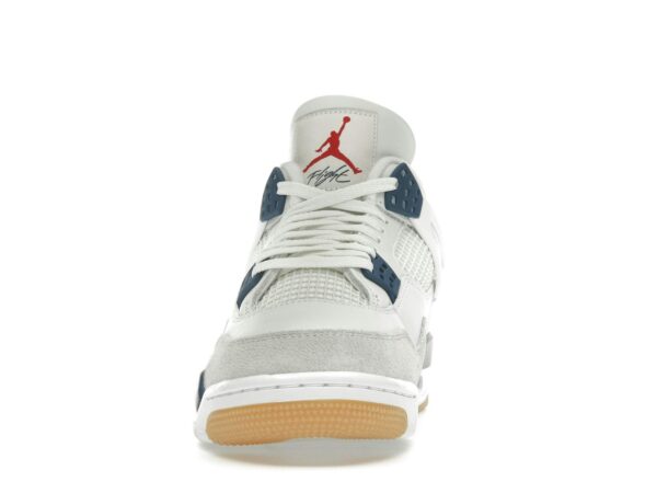 Nike SB Air Jordan 4 Retro 'Navy' – Blanco cumbre/Azul marino – DR5415-100