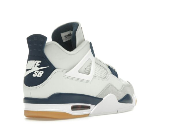 Nike SB Air Jordan 4 Retro 'Navy' – Blanco cumbre/Azul marino – DR5415-100