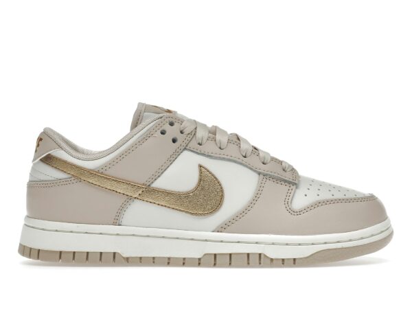 Nike Dunk Low Phantom Oro Metálico (Mujer) – DX5930-001