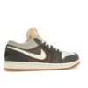 FD0399-004_35 S1 Jordan 1 Low SNKRS Day Korea Magpie (2023) – Blanco/Gris-Goma – FD0399-004