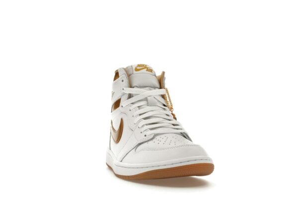 Jordan 1 Retro High OG Metallic Gold para mujer FD2596-107