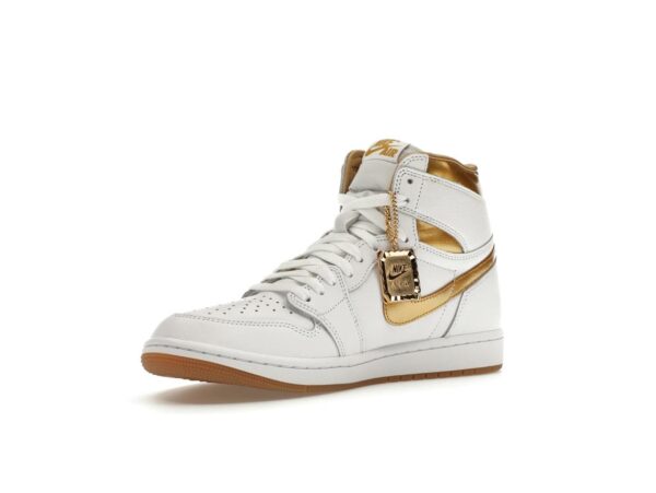 Jordan 1 Retro High OG Metallic Gold para mujer FD2596-107