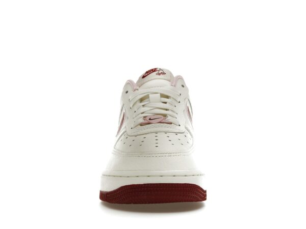 FD4616-161_10.jpg Nike Air Force 1 Low Valentine's Day (2023) para mujer – FD4616-161