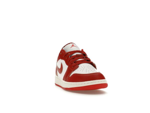 Jordan 1 Low SE Dune Red (GS) FJ3465-160