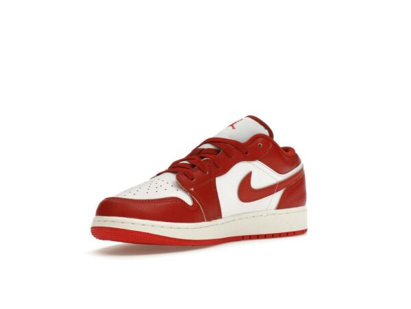 Jordan 1 Low SE Dune Red (GS) FJ3465-160