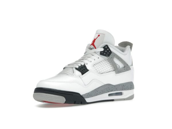 Jordan 4 Retro White Cement 2025 – Blanco cumbre/Rojo fuego-Gris técnico-Negro – FV5029-100