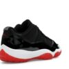 Air Jordan 11 Retro Low Bred (2025) – Negro/Rojo universitario – FV5104-006