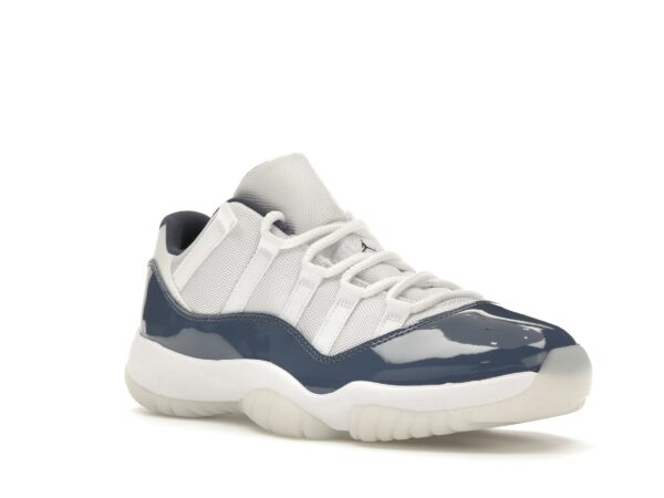 Jordan 11 Retro Low Azul Difuso (FV5104-104)
