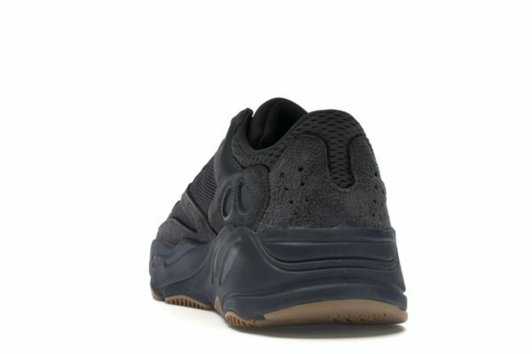 Zapatillas Adidas Yeezy Boost 700 Utility negras – FV5304