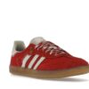 GY6612_06 Zapatillas Adidas Samba Wales Bonner de ante rojo y blanco – GY6612