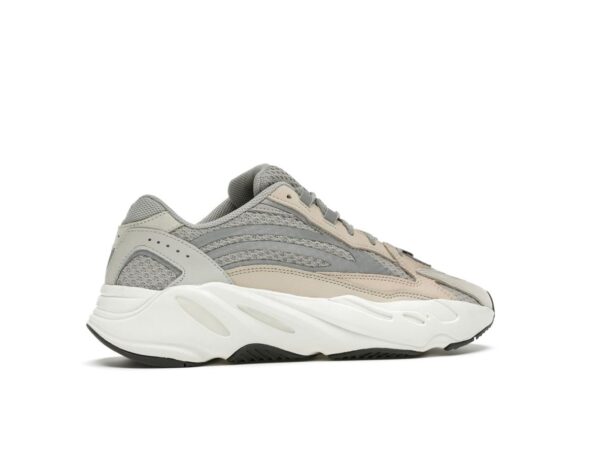 Zapatillas Adidas Yeezy Boost 700 V2 Crema GY7924