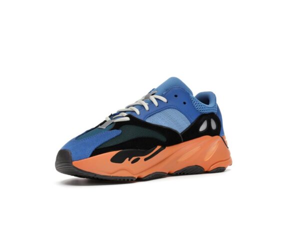 Zapatillas Adidas Yeezy Boost 700 azul brillante GZ0541
