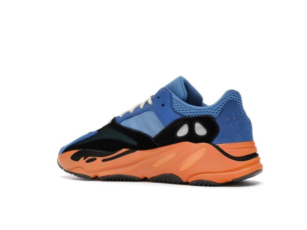 Zapatillas Adidas Yeezy Boost 700 azul brillante GZ0541