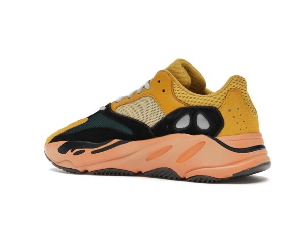 Zapatillas Adidas Yeezy Boost 700 Sun GZ6984