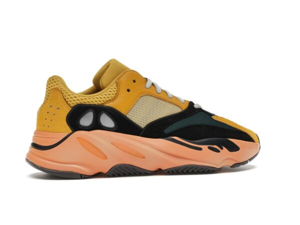Zapatillas Adidas Yeezy Boost 700 Sun GZ6984