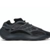 H67799_01 S1 Zapatillas Adidas Yeezy 700 V3 Alvah H67799 negras y grises