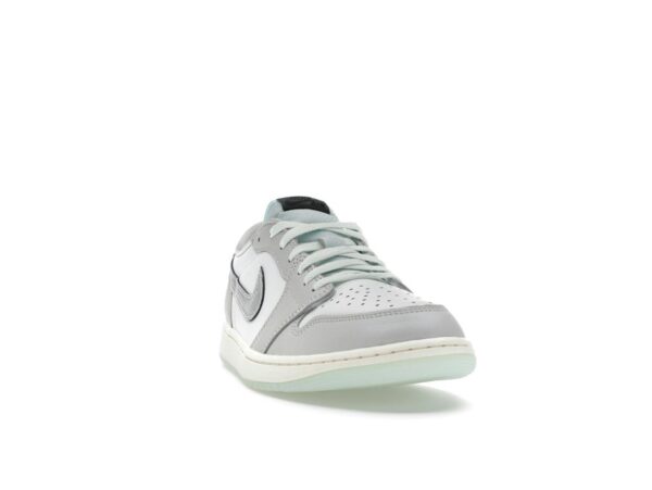 Jordan 1 Retro Low OG Año de la Serpiente 2025 Blanco Cumbre/Polvo Fotón-Verde Ligero HF3144-100