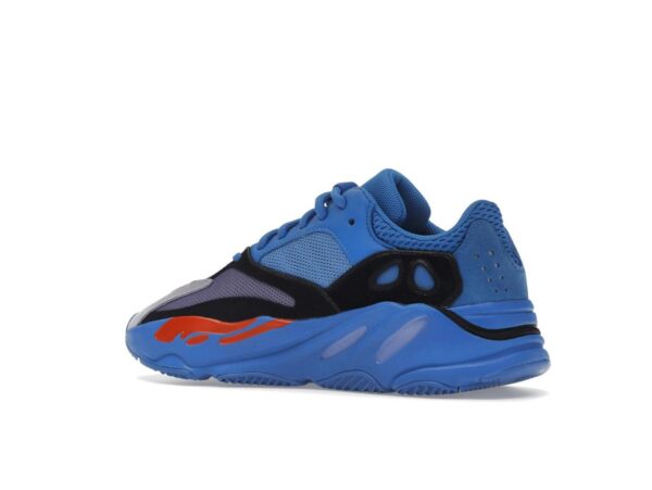 HP6674_22 S1 Zapatillas Adidas Yeezy Boost 700 Hi-Res Blue HP6674
