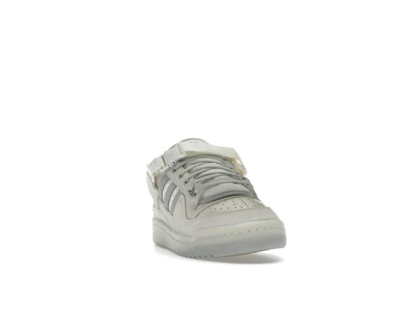 Zapatillas blancas Adidas Forum Buckle Low Bad Bunny HQ2153
