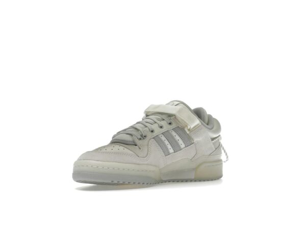 Zapatillas blancas Adidas Forum Buckle Low Bad Bunny HQ2153