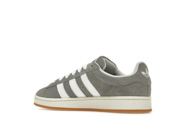 Zapatillas Adidas Campus 00s de ante gris y blanco HQ8707