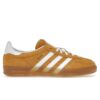 Zapatillas Adidas Gazelle Indoor para mujer, color blanco cáscara de naranja, HQ8716