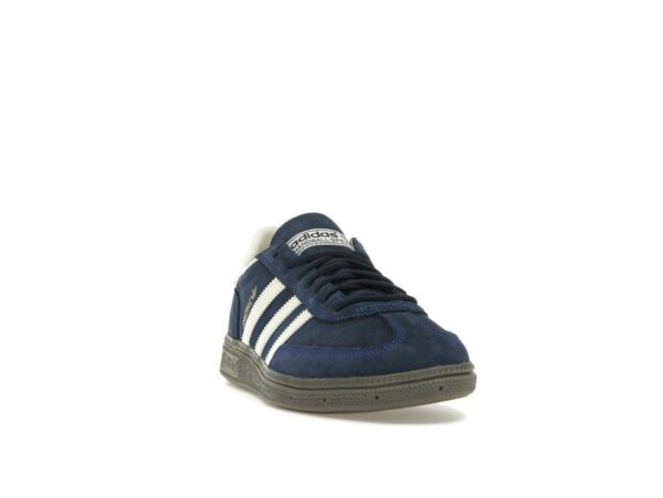 Zapatillas de ante Adidas Handball Spezial Night Indigo IF7087 color crema y blanco