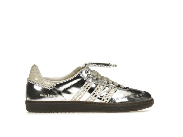 Zapatillas Adidas Samba Wales Bonner con tachuelas negras IG4303