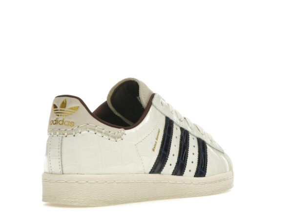Zapatillas adidas Superstar Wales Bonner blancas con efecto cocodrilo – JP7161