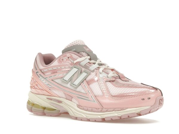 Photo by Sixfootoak Studio New Balance 1906R Lunar New Year Pink (M1906NLN) – Zapatillas deportivas para el día a día