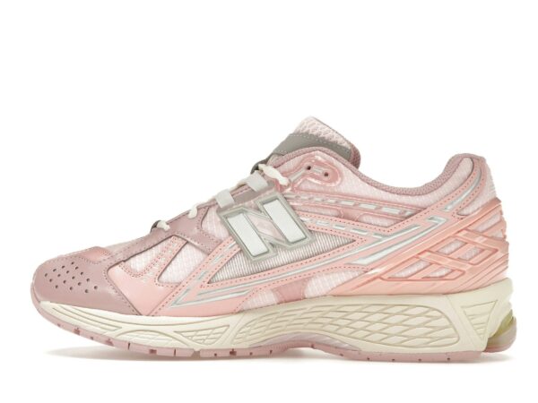 Photo by Sixfootoak Studio New Balance 1906R Lunar New Year Pink (M1906NLN) – Zapatillas deportivas para el día a día