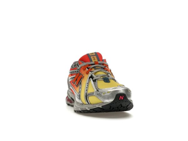Zapatillas New Balance 1906R Salehe Bembury Heat Be Hot Lava M1906RHJ Naranja Amarillo Plata