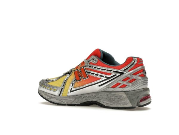 Zapatillas New Balance 1906R Salehe Bembury Heat Be Hot Lava M1906RHJ Naranja Amarillo Plata