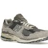 Zapatillas New Balance 2002R Protection Pack Rain Cloud M2002RDA de ante y malla gris