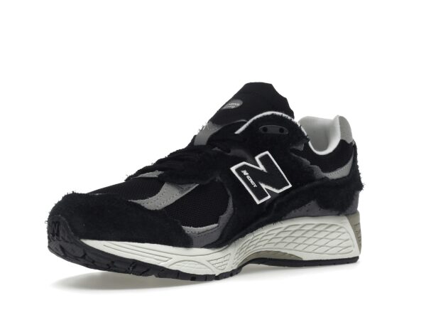 Photo by Sixfootoak Studio New Balance 2002R Protection Pack Negro Gris M2002RDJ: Zapatillas deportivas para hombre