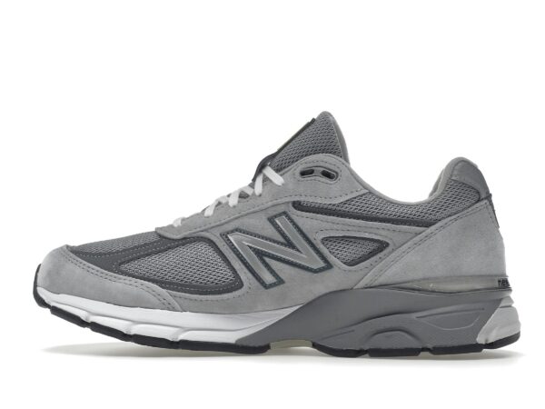 Photo by Sixfootoak Studio New Balance 990v4 Versión 4 Gris M990VS4
