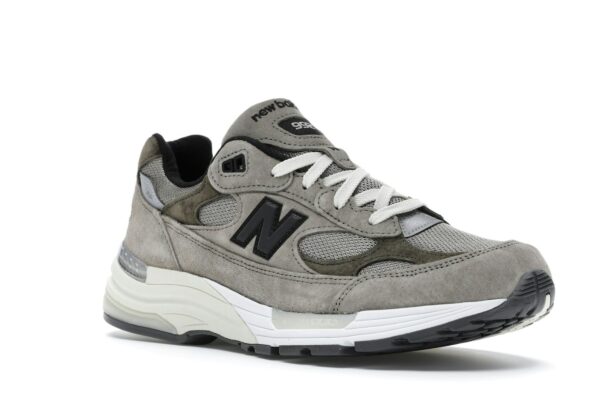Photo by Sixfootoak Studio Zapatillas deportivas New Balance 992 JJJJound Grey M992J2 para hombre