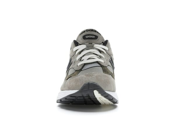 Photo by Sixfootoak Studio Zapatillas deportivas New Balance 992 JJJJound Grey M992J2 para hombre