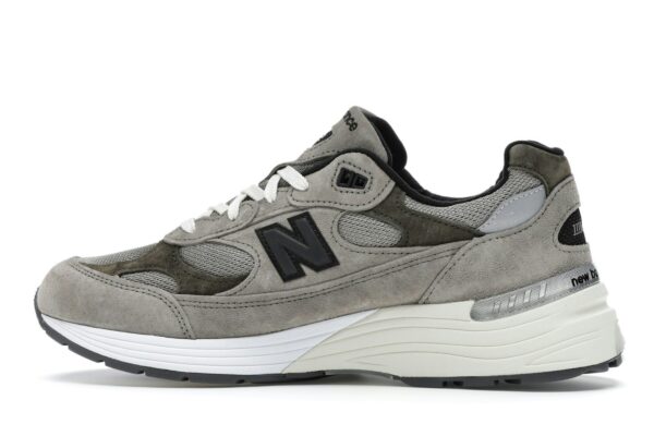 Photo by Sixfootoak Studio Zapatillas deportivas New Balance 992 JJJJound Grey M992J2 para hombre